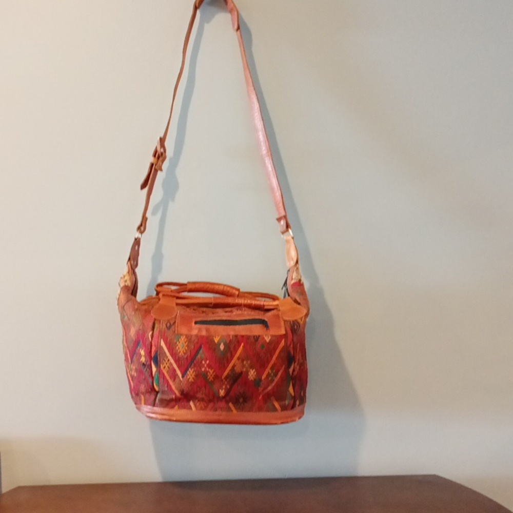 Guadamala Leather Purse Gorgeous Design Excellent Condition